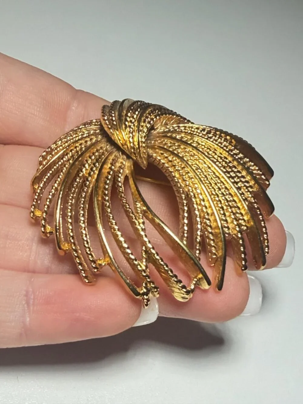 Monet Haystack Brooch Gold Tone Textured Fringe Vintage 2.25 inches